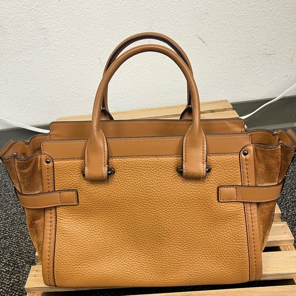 Coach Light Saddle Swagger Handbag - Picture 4 of 4